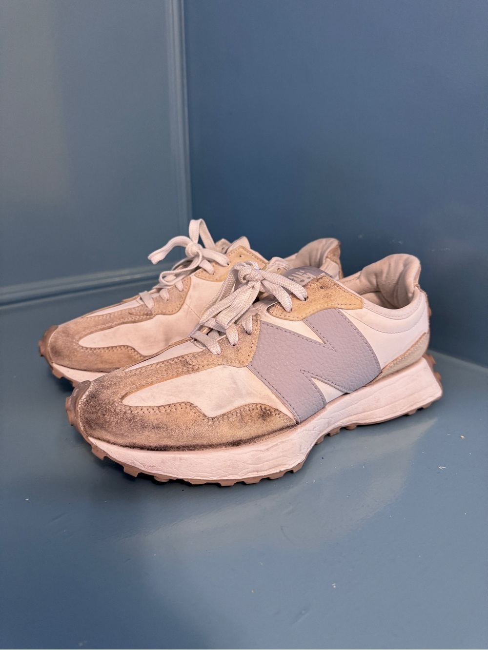 New Balance 327 - Size 10.5